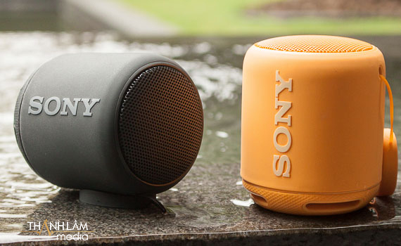 Với kích thước 75 x 75 x 91 mm và trọng lượng 260g thì loa Sony SRS-XB10 thực sự rất gọn và nhẹ