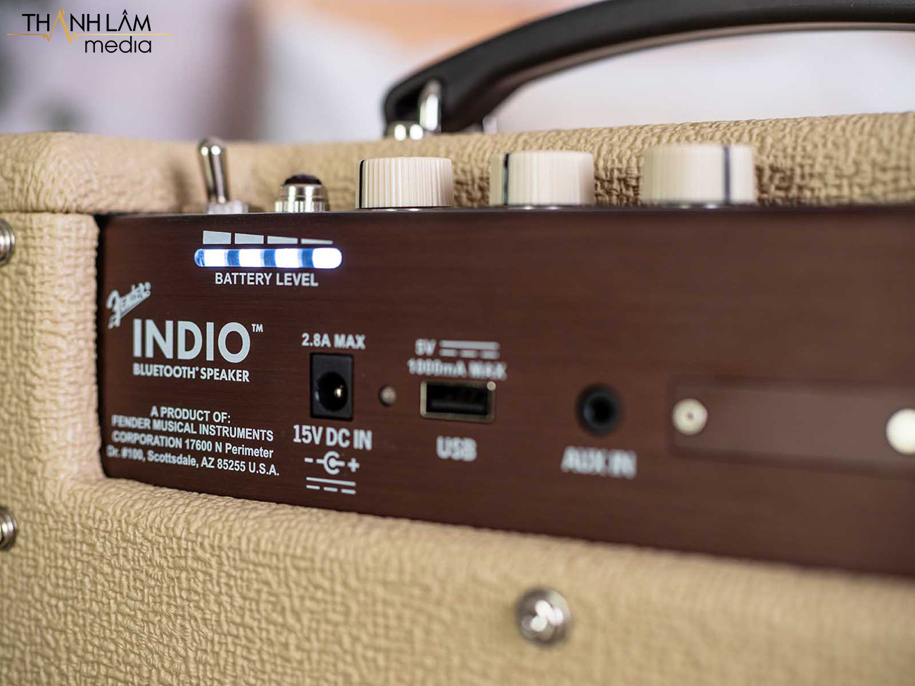 Pin tích hợp của Fender Indio có thời lượng sử dụng vào khoảng 25 tiếng